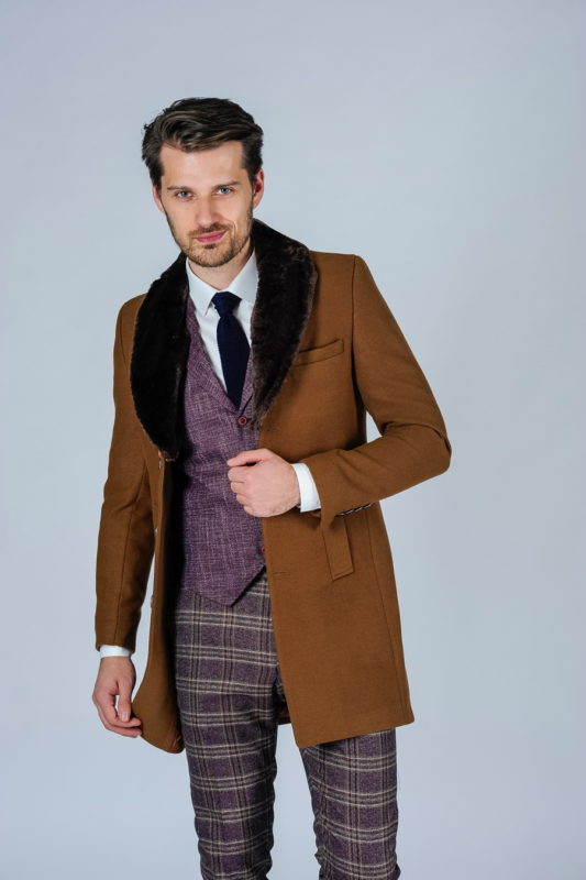 Мужское пальто с меховым воротником. Арт.:1-118-1