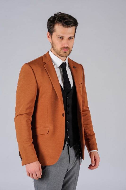 Приталенный пиджак в светло-коричневом цвете. Арт.:2-101-1