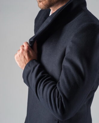 Мужское пальто с косым бортом темно-синего цвета. Арт.:1-310-1