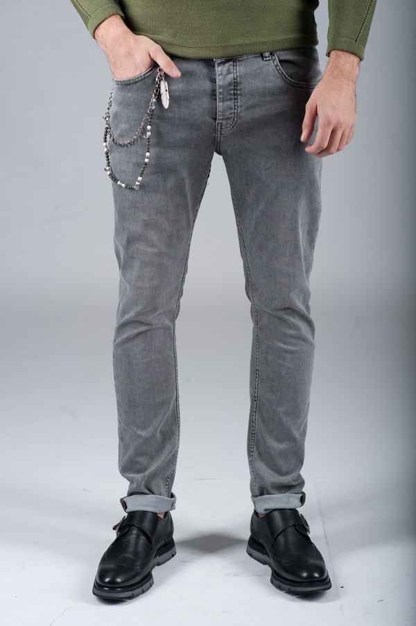 Серый джинсовый костюм мужской