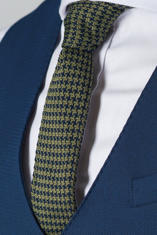 Вязанный галстук с сине-зелены узором. Арт.:10-28