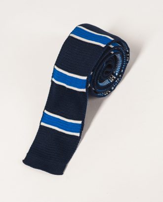 Вязанный галстук с горизонтальными полосками. Арт.:10-19