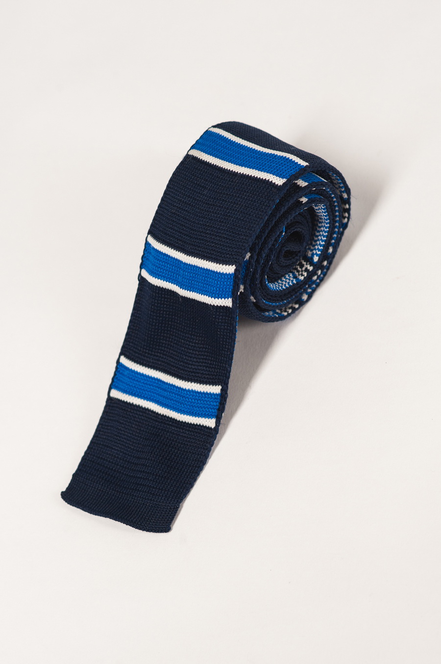 Вязанный галстук с горизонтальными полосками. Арт.:10-19