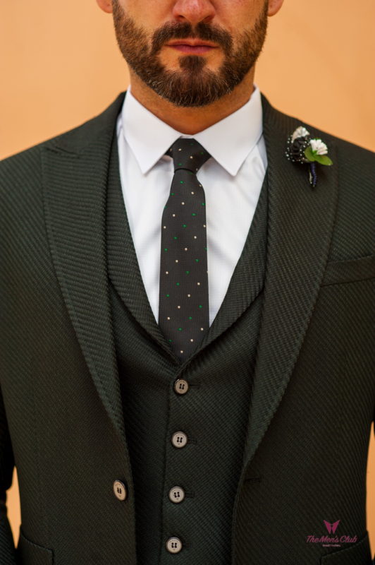 Мужской костюм из пиджака и жилета черного цвета. Арт.:4-525-5