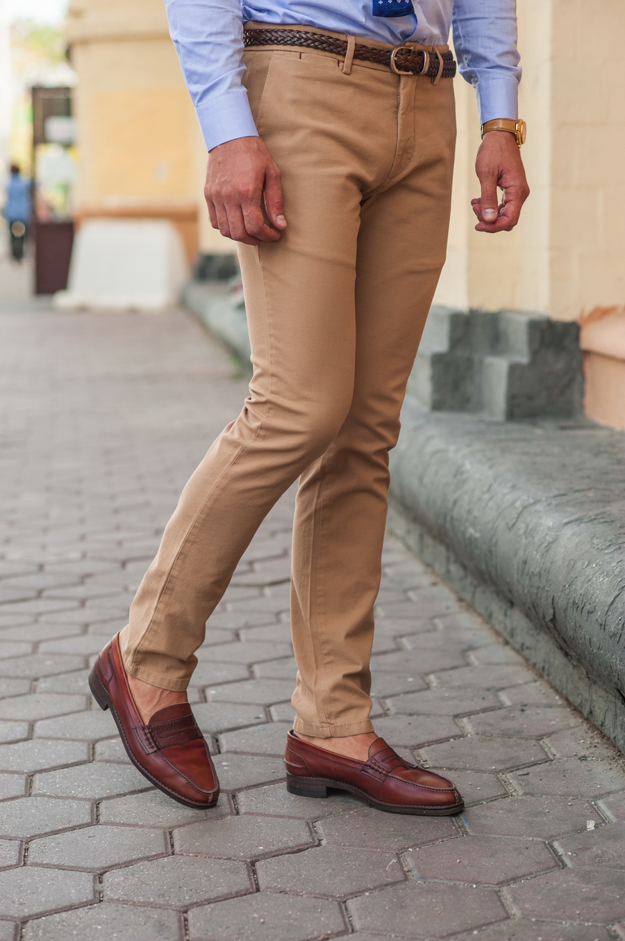 Мужские брюки горчичного цвета