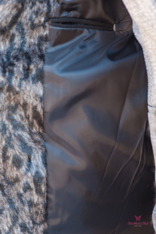 Черное мужское пальто с меховым воротником.  Арт.:1-586-10