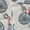 Белая приталенная рубашка с велосипедами. Арт.:5-519-26