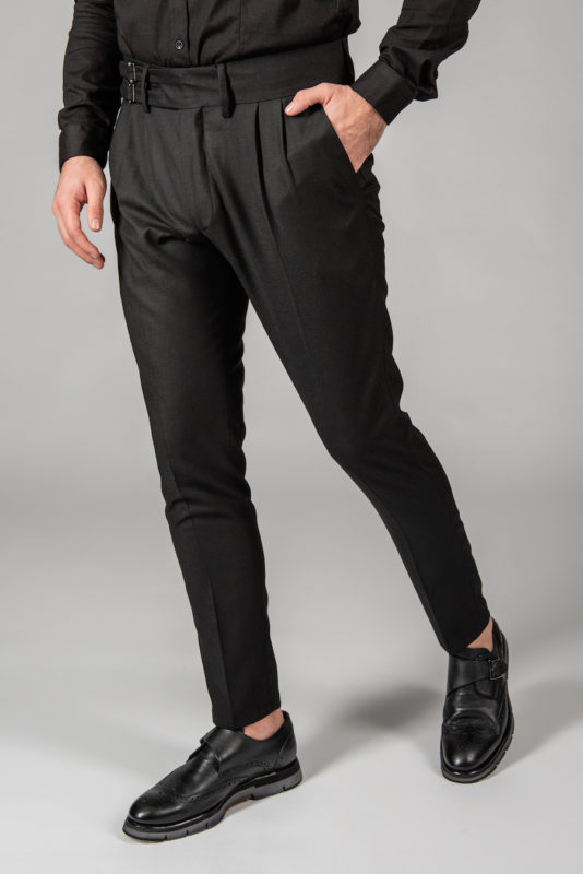 Укороченные брюки с защипами черного цвета. Арт.:6-1439-3