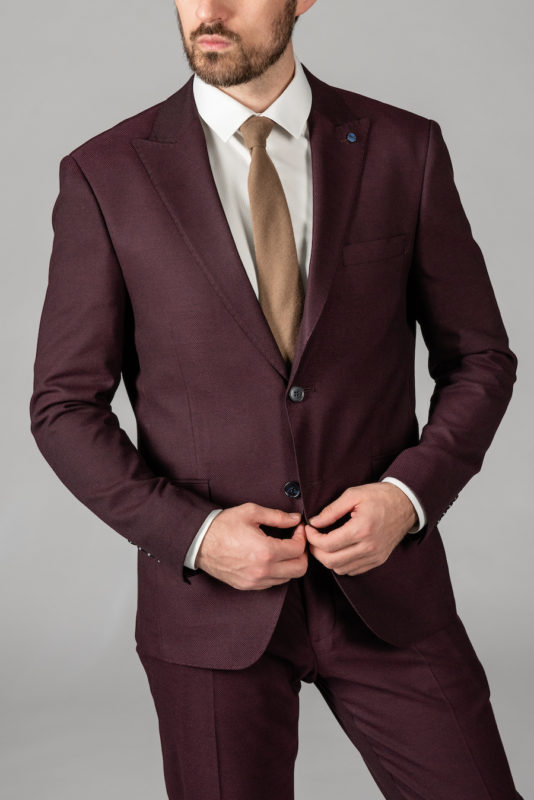 Приталенный мужской костюм-двойка цвета бордо. Арт.: 4-1416-8