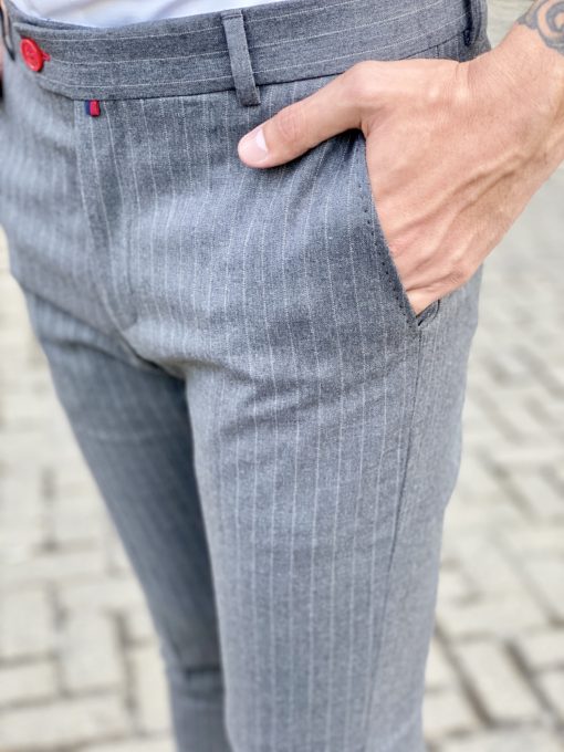Зауженные брюки серого цвета в полоску. Арт.:6-1716-3