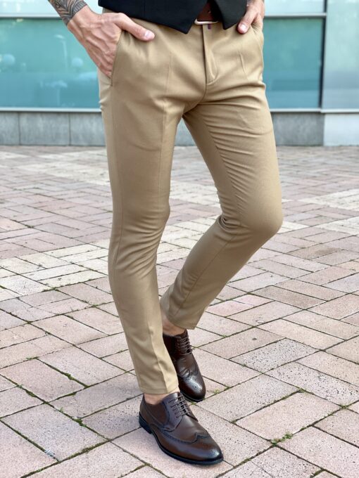 Стильные мужские брюки slim fit бежевого цвета. Арт.: 2476