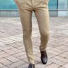Стильные мужские брюки slim fit бежевого цвета. Арт.: 2476