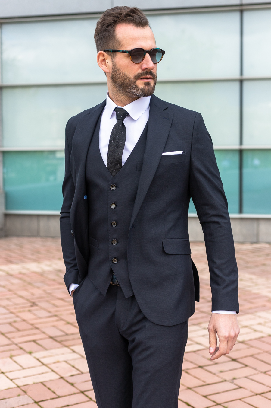 Приталенный мужской костюм-тройка чернильного цвета. Арт.: 2944 – купить вмагазине мужской одежды Smartcasuals
