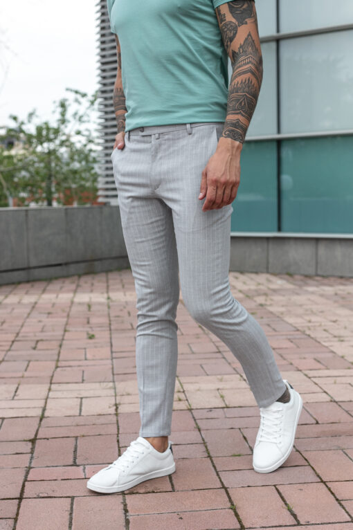 Мужские брюки серого цвета в полоску. Арт.: 3931