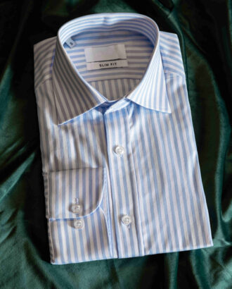 Приталенная рубашка в широкую голубую полоску. Арт.:6421
