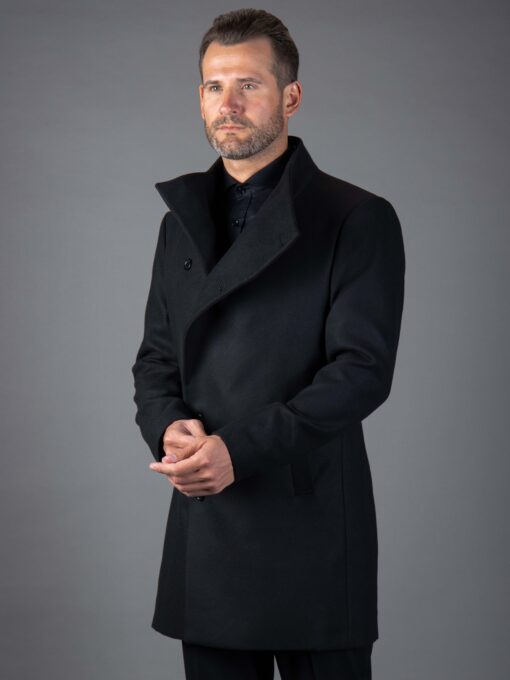 Приталенное мужское пальто черного цвета. Арт.:7223